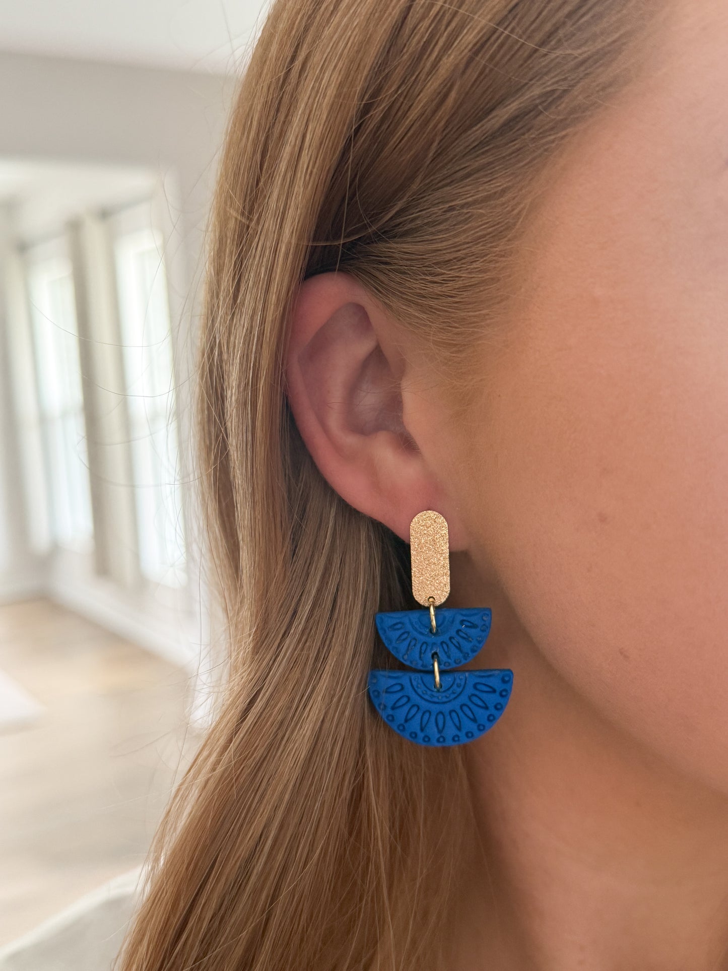 Cleo Dangles