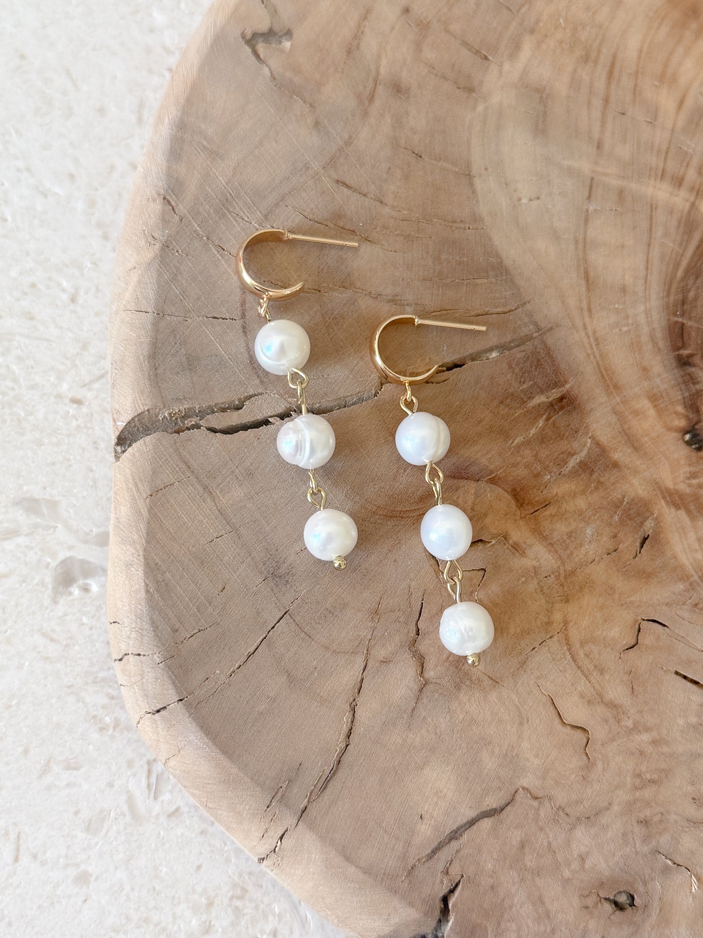 Trés Pearl Dangles