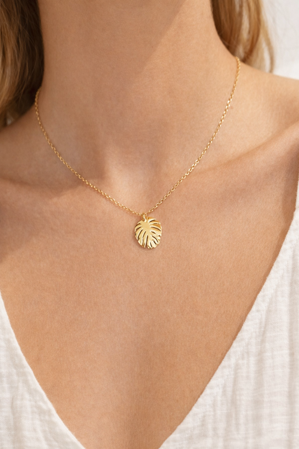 Monstera Necklace