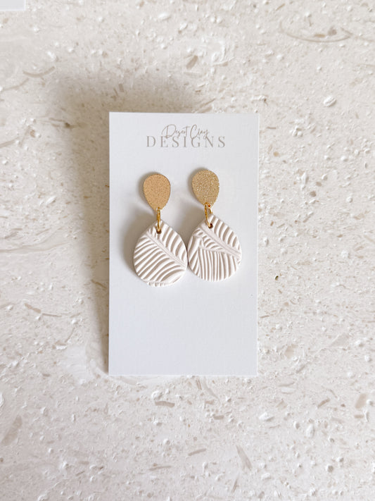Anna Dangles
