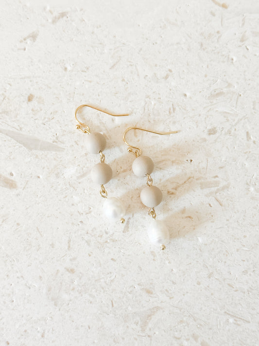 The Delia Dangles - Sand