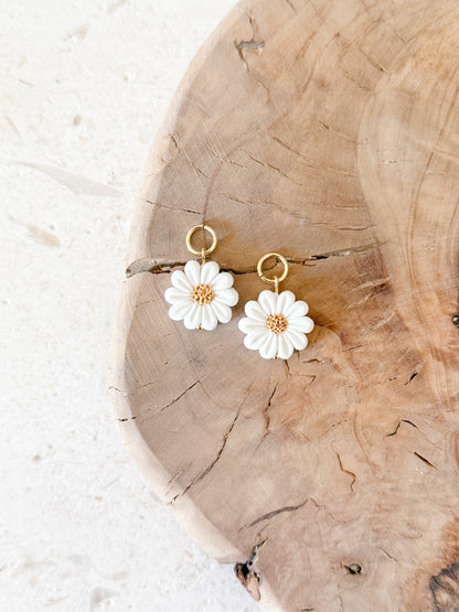 Retro Daisy Charms