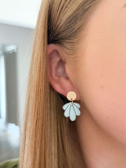 The Flora Dangles
