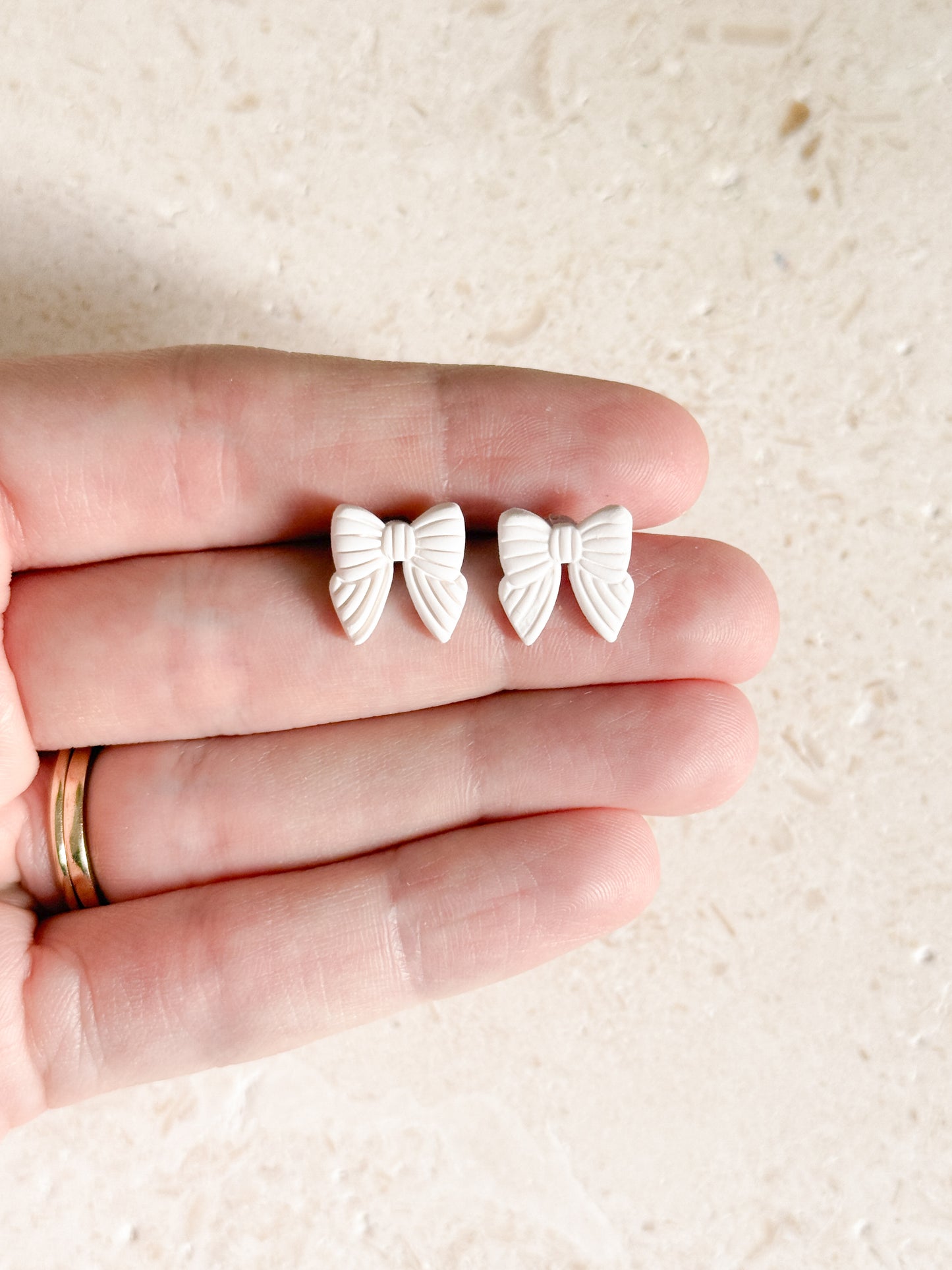 Ribbed Bow Studs