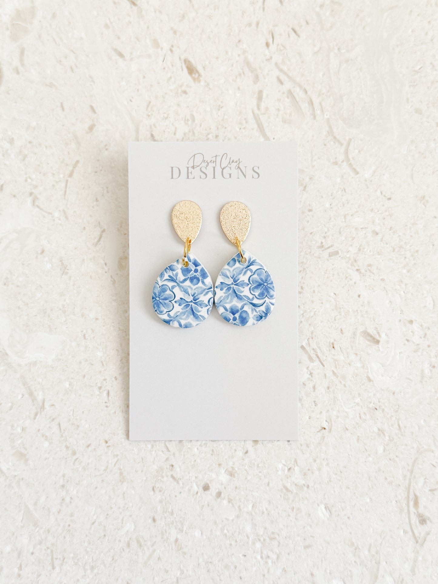 Mia Dangles