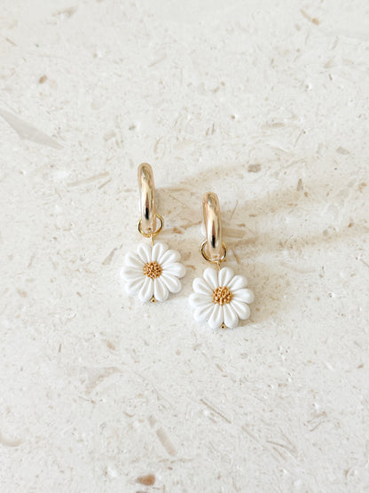 Retro Daisy Charms