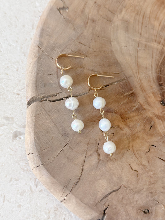 Trés Pearl Dangles