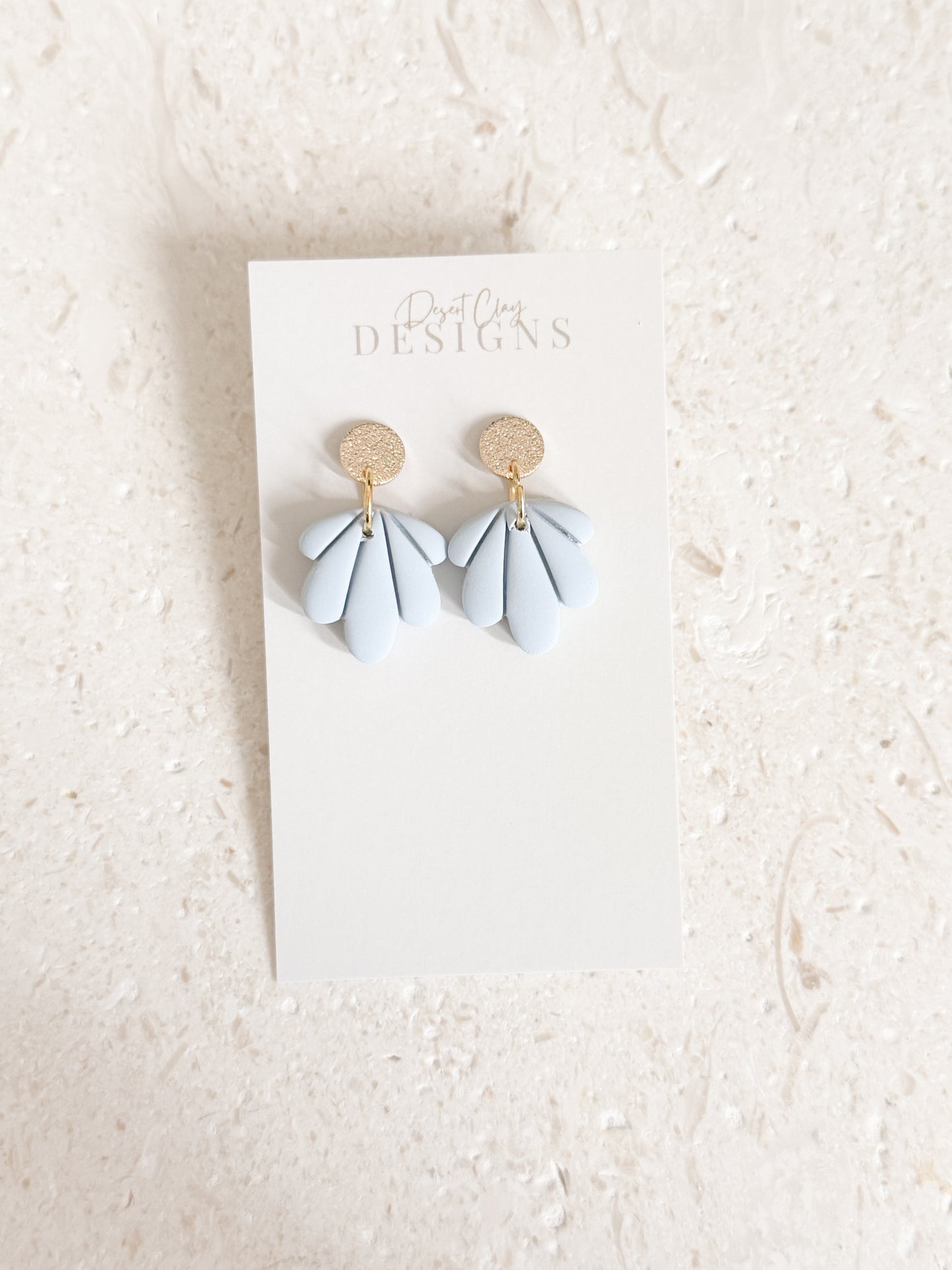 Mia Dangles