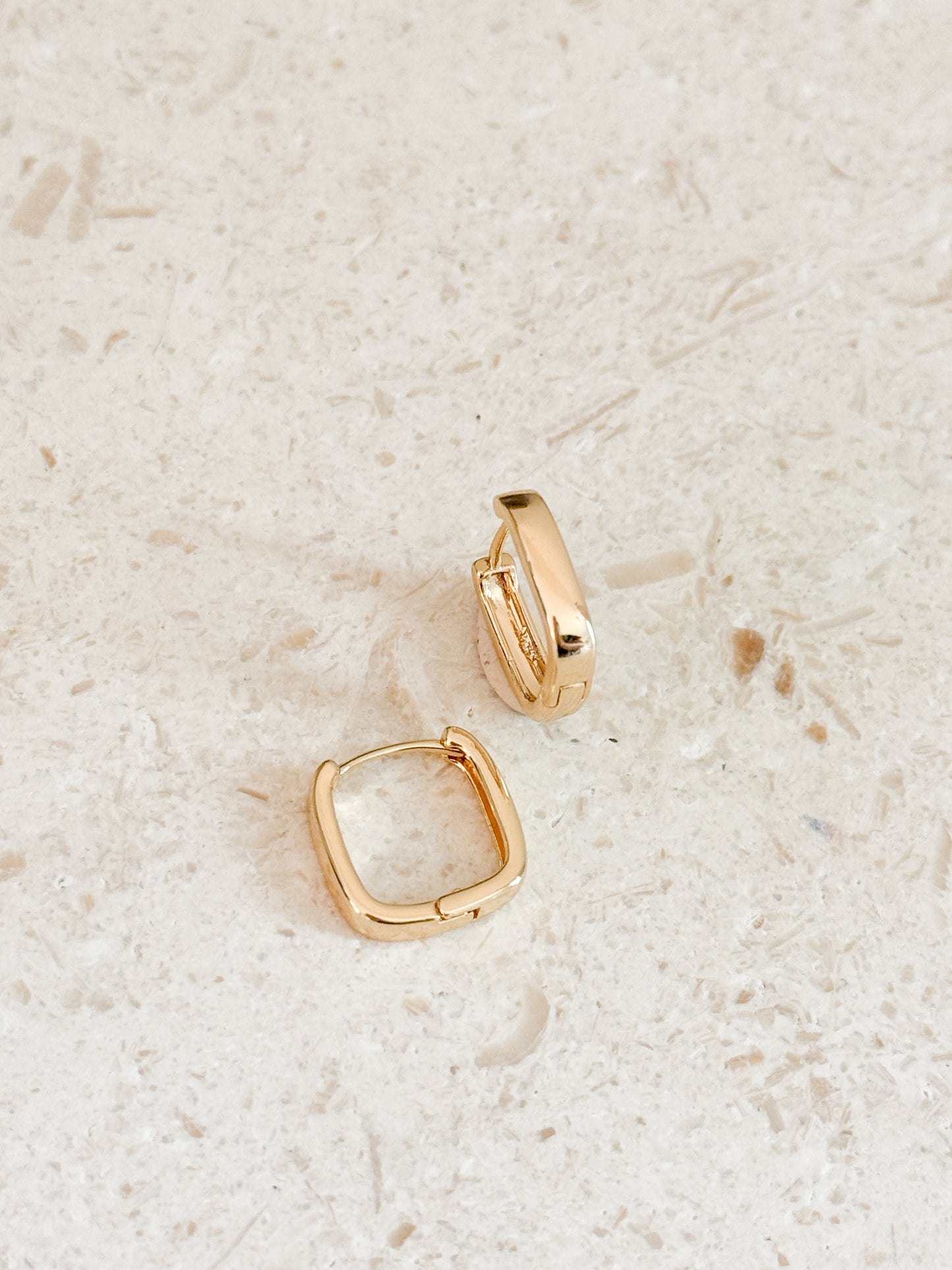 Rounded Square Huggies